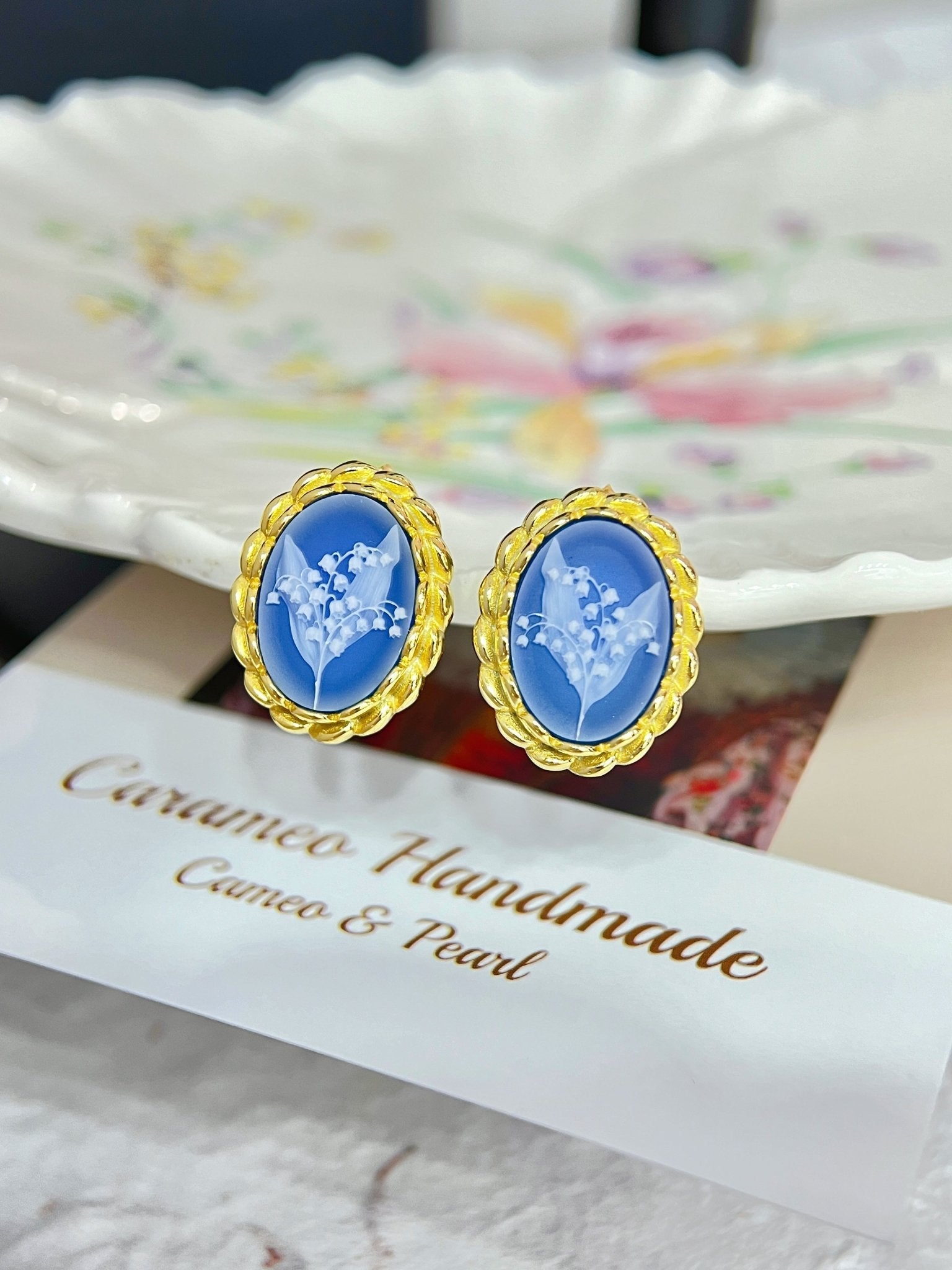 ◆VINTAGE HOLLYWOOD◆ Bellflower Earrings VH2336EA013B Bellflower Earrings, Glass Floral and Leaf Drop Earrings - Etsy