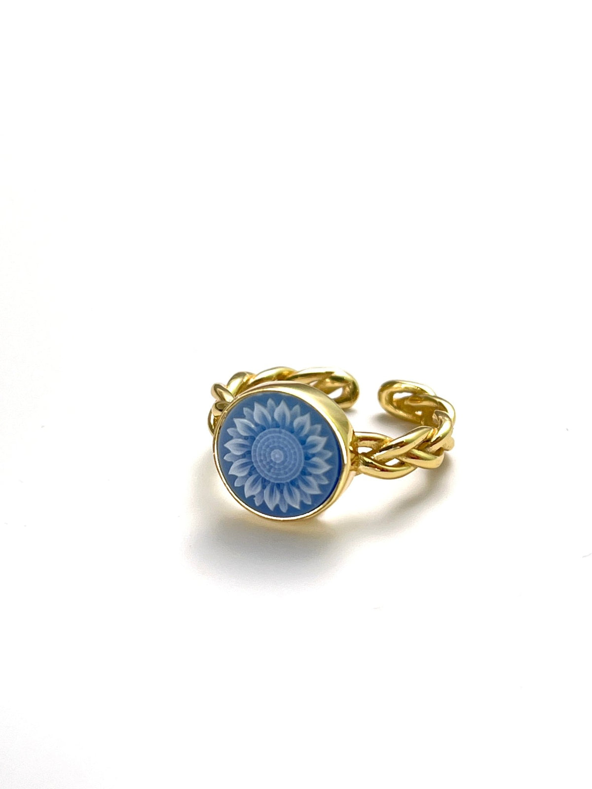 Cameo Ring Daisy Blue